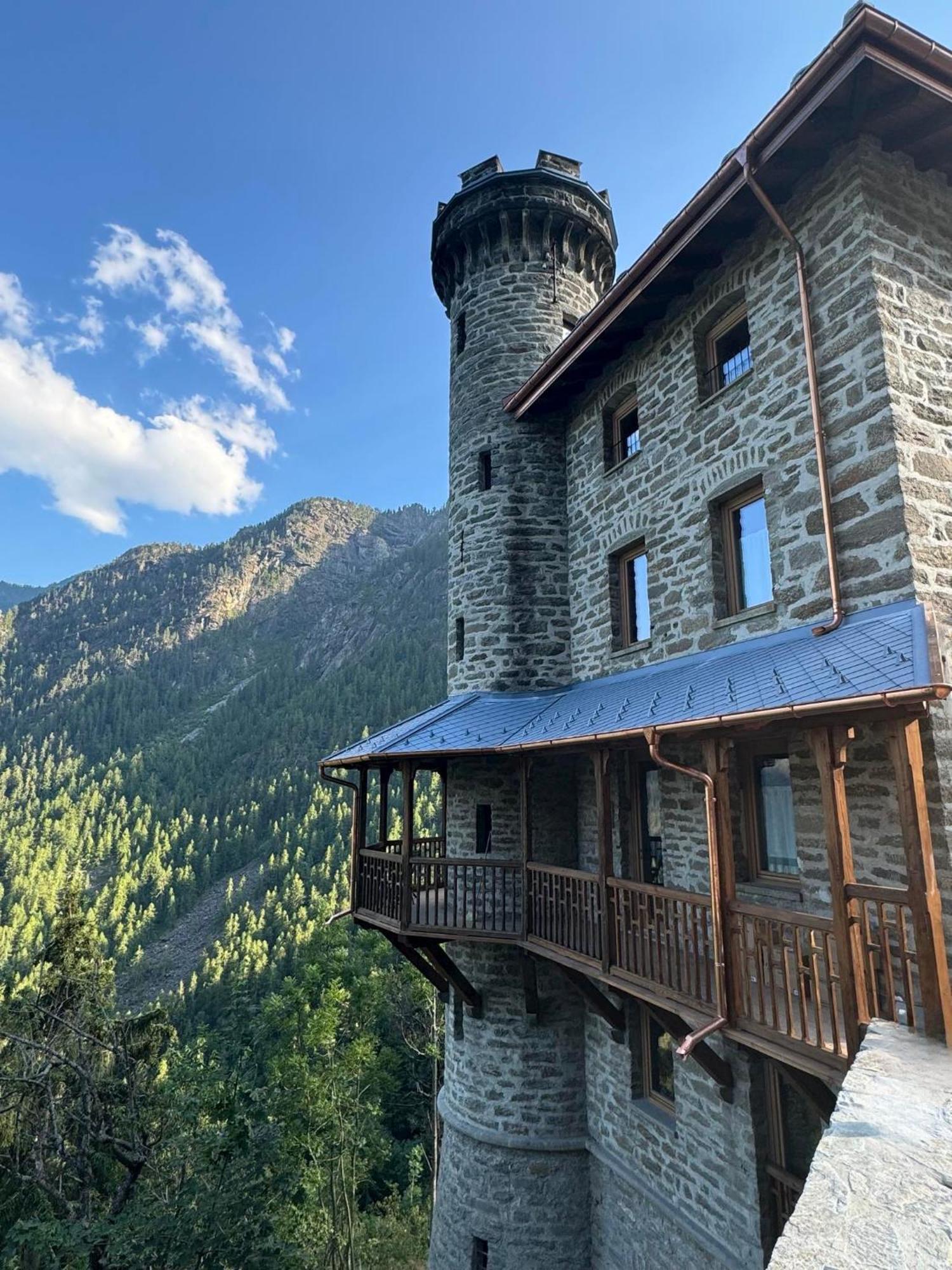 Il Castello Nel Bosco, Appartamento Torrente Champorcher Extérieur photo
