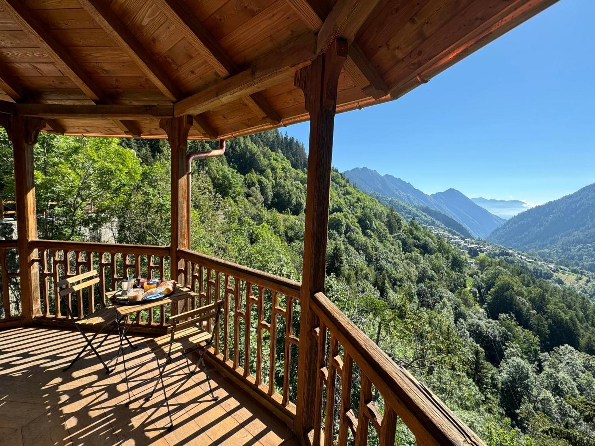 Il Castello Nel Bosco, Appartamento Torrente Champorcher Extérieur photo