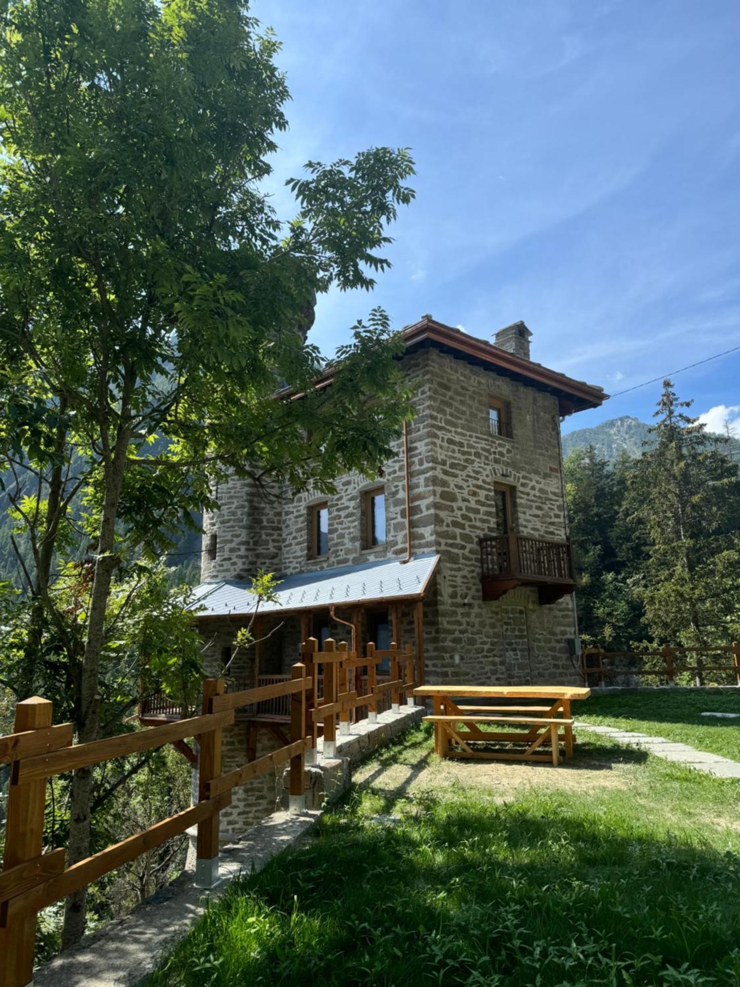 Il Castello Nel Bosco, Appartamento Torrente Champorcher Extérieur photo